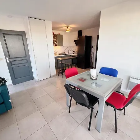 Lumineux 4 Pers Avec Clim Et Grande Terrasse Apartman Mauguio